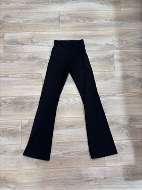 OFFLINE By Aerie The Hugger High Waisted Bootcut Legging.
